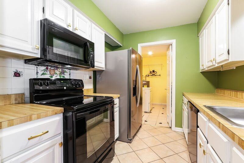 654B Woodford Ln #B - Photo 7 of 22