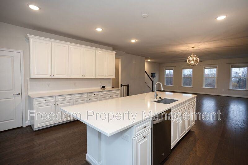 17137 Branched Oak Rd - Photo 2 of 50