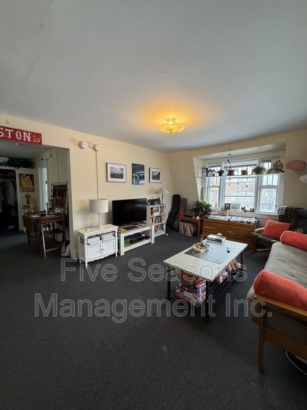 10 Lafayette Pl - Photo 3 of 14