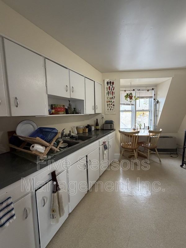 10 Lafayette Pl - Photo 6 of 14