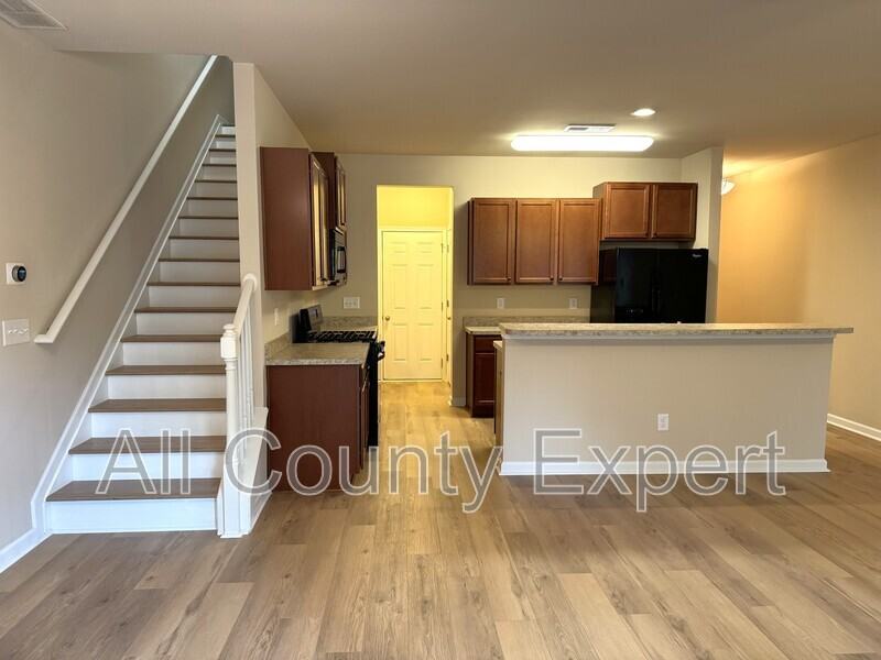 187 Townview Dr - Photo 3 of 21