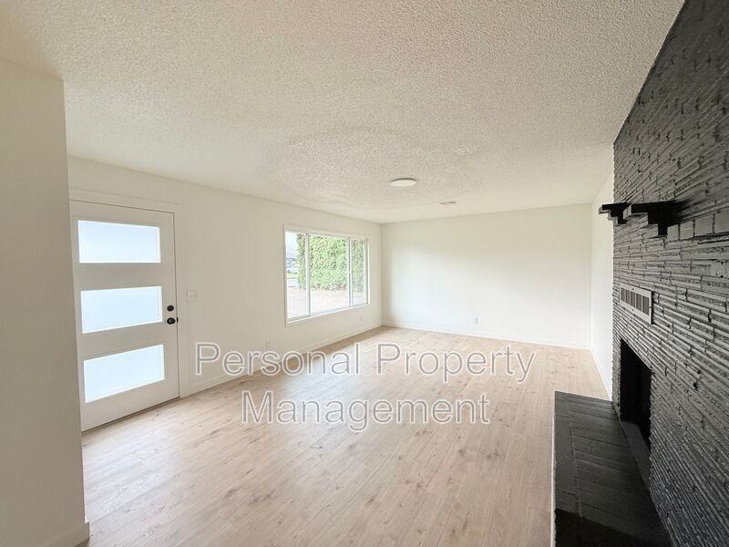 12202 Northeast 2nd Street - Photo 3 of 22
