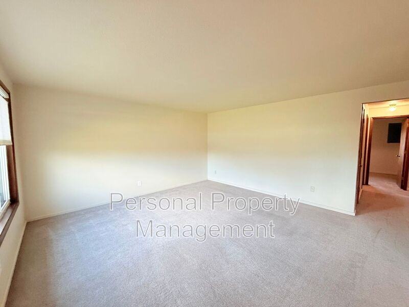 700 Garrison Terrace - Photo 3 of 18