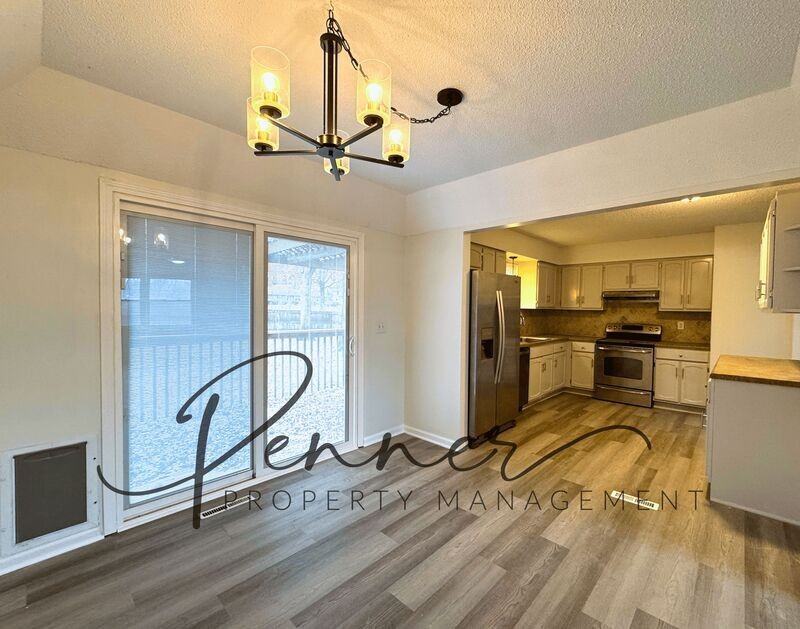 101 Southwest Chicago Street - Photo 3 of 14