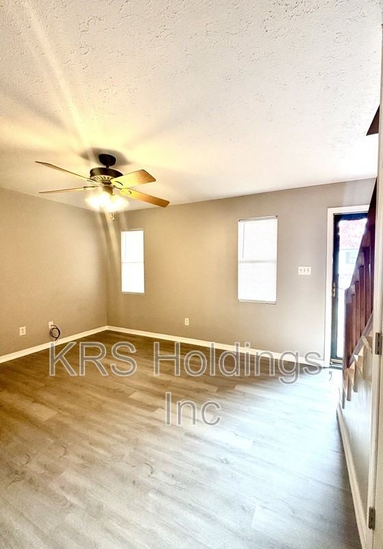 167 Cape Charles Sq - Photo 4 of 8