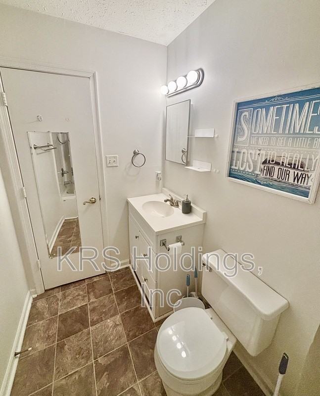 167 Cape Charles Sq - Photo 7 of 8