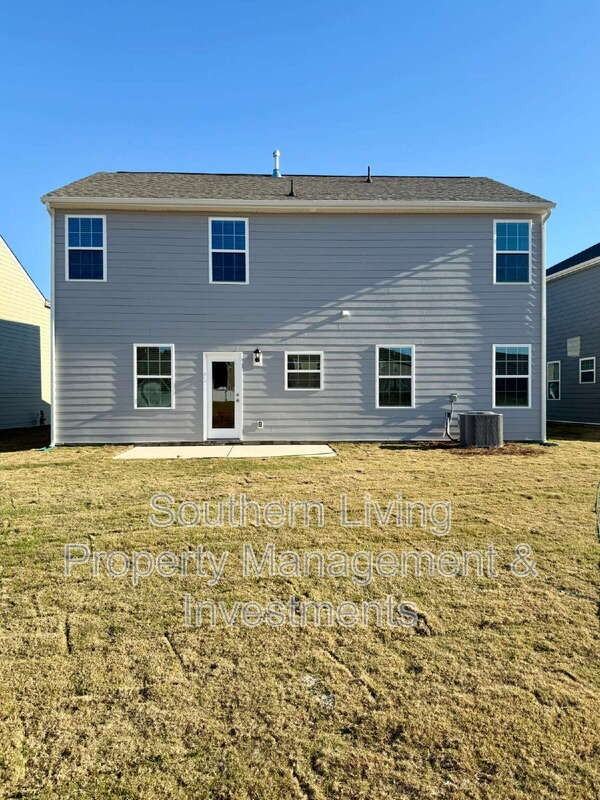 1413 Secrest Commons Dr - Photo 3 of 37