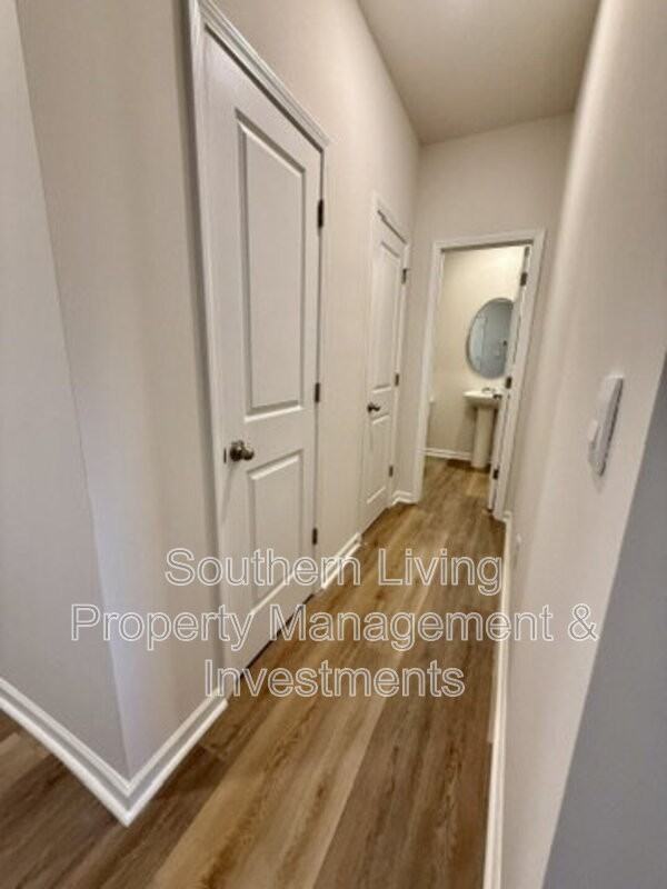 1413 Secrest Commons Dr - Photo 6 of 37