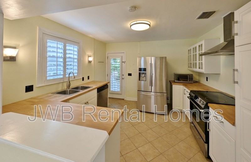 1019 Colombo Street - Photo 3 of 24