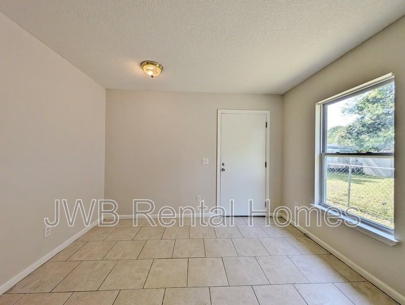 5202 Potomac Ave - Photo 4 of 9