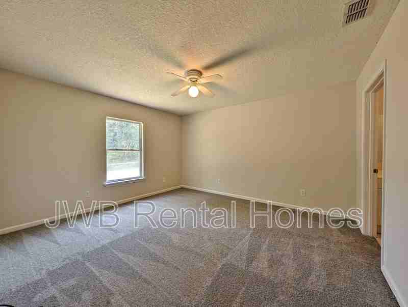 5202 Potomac Ave - Photo 6 of 9