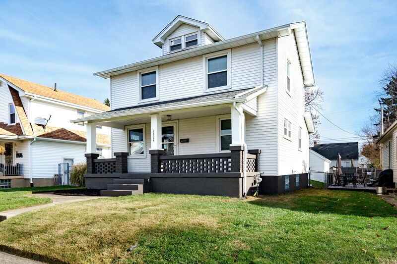 2824 Dwight Avenue - Photo 2 of 37