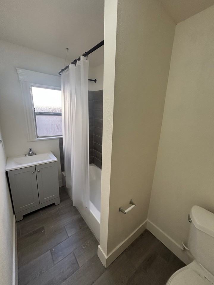 1625 West Martin Luther King Junior Boulevard - Photo 6 of 10