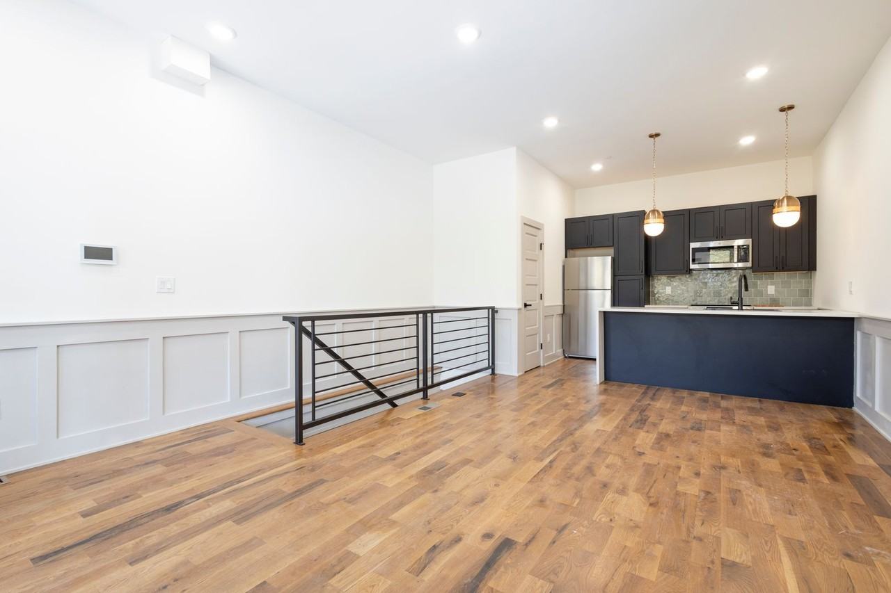2229 N 33rd St - Photo 3 of 44