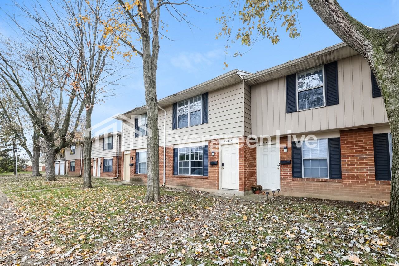 8064 Mount Everest St - Photo 3 of 16