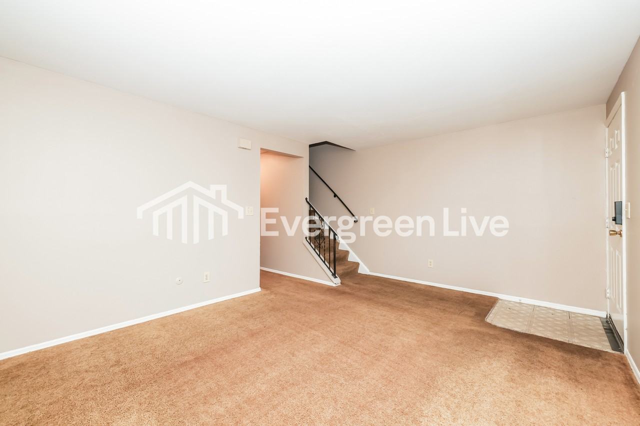 8064 Mount Everest St - Photo 4 of 16