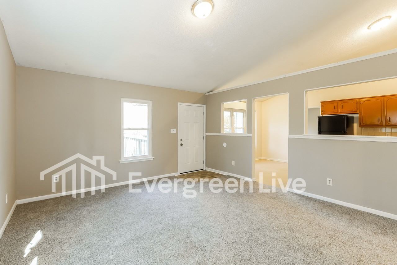 3638 Pebble Creek Dr - Photo 5 of 16