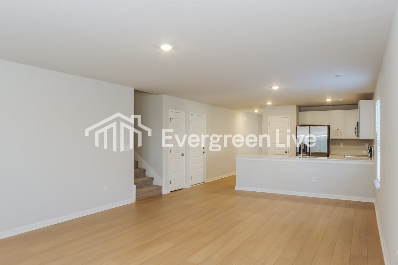 22629 Dashwood Ln - Photo 5 of 16