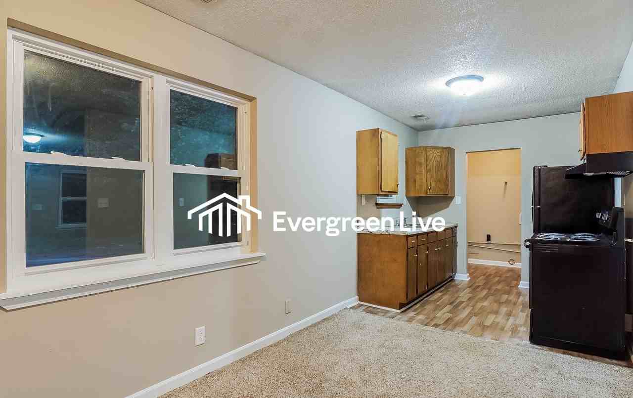 541 Westchester Dr - Photo 5 of 14