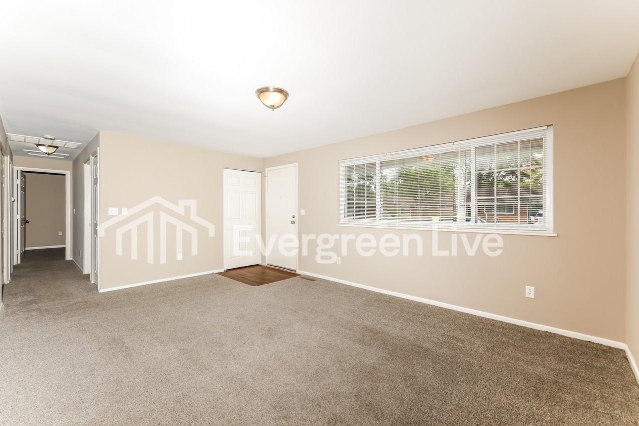 5619 Shady Oak St - Photo 5 of 16