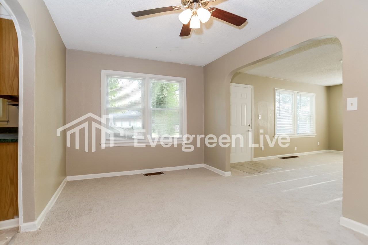 9001 E 66th Ter - Photo 6 of 16