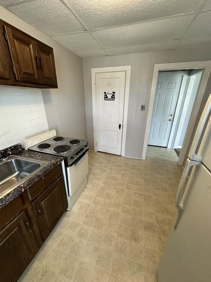 107-109-111 East Main Street - Photo 3 of 13