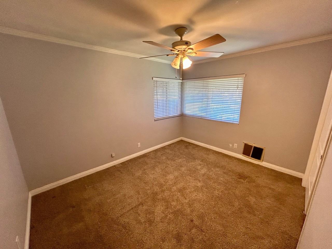 308 N. 2ND STREET (605) - Photo 4 of 8