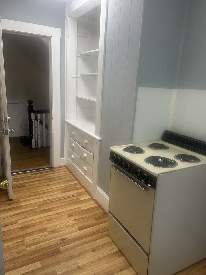 7 Willow St - Photo 2 of 4