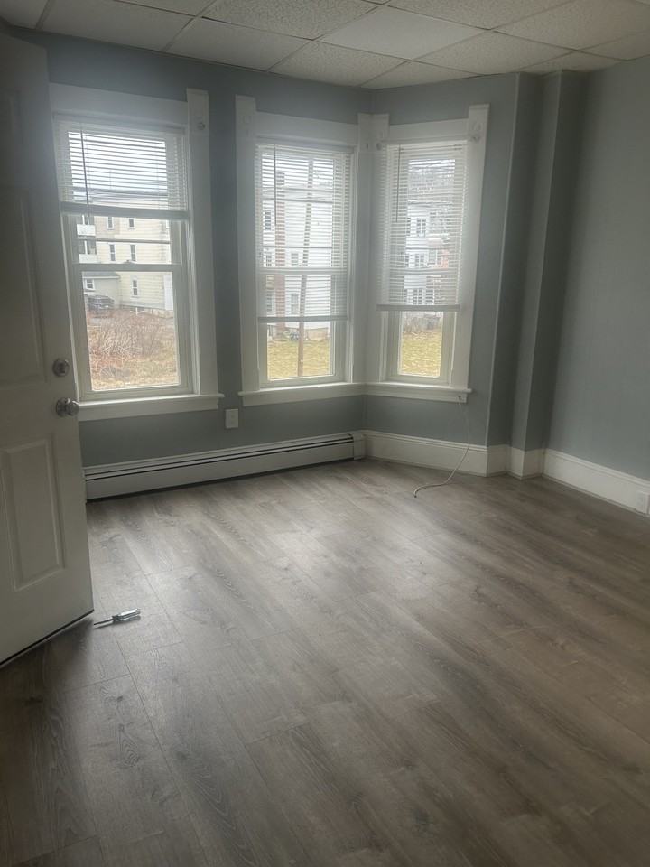 7 Willow St - Photo 3 of 4