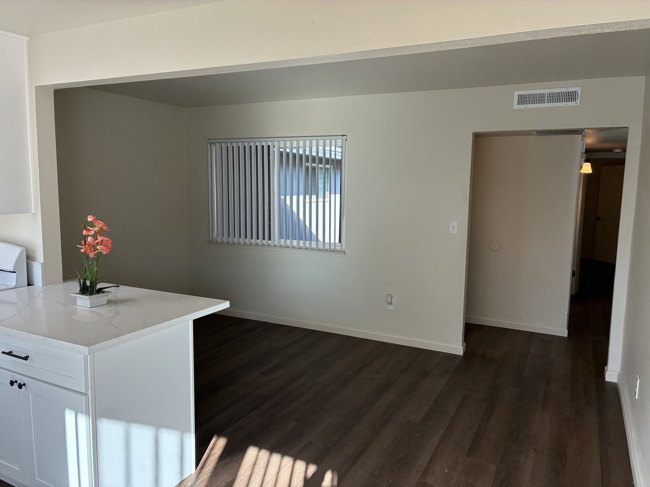 1612 W. Rumble Road - Photo 3 of 16