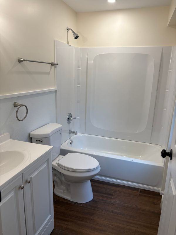 334 Sweezy Avenue ##B - Photo 2 of 7