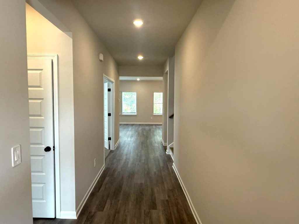 2304 2304 Grape Vine Way - Photo 2 of 47