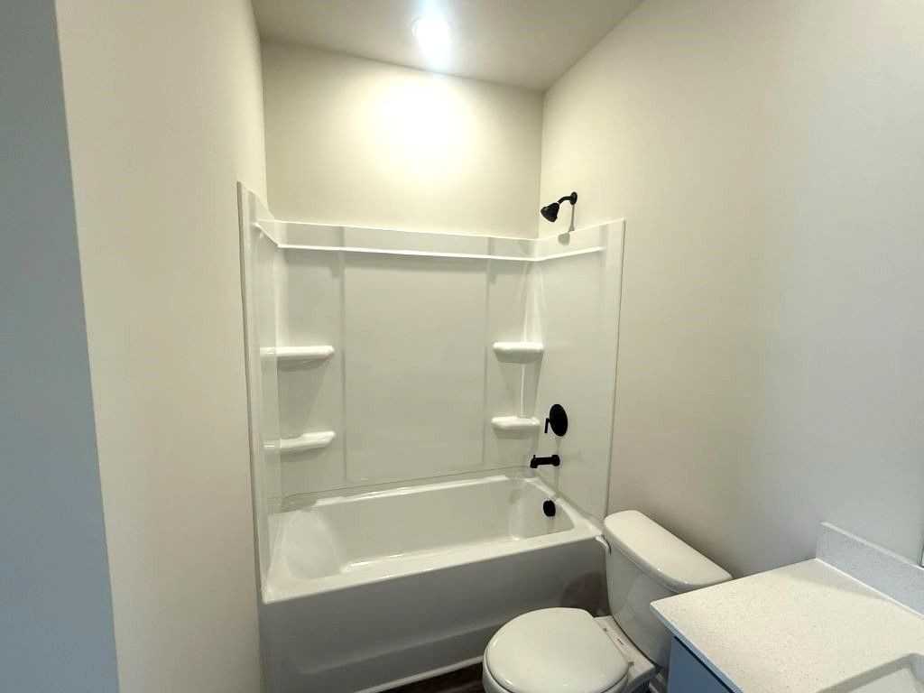 2304 2304 Grape Vine Way - Photo 3 of 47