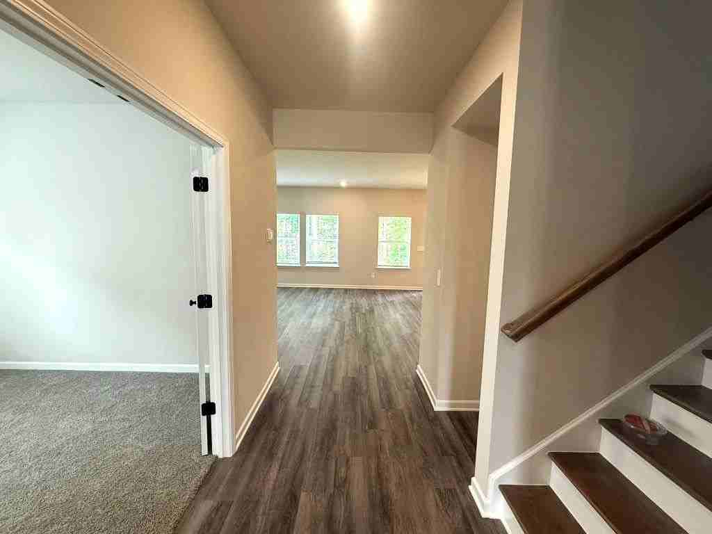 2304 2304 Grape Vine Way - Photo 4 of 47