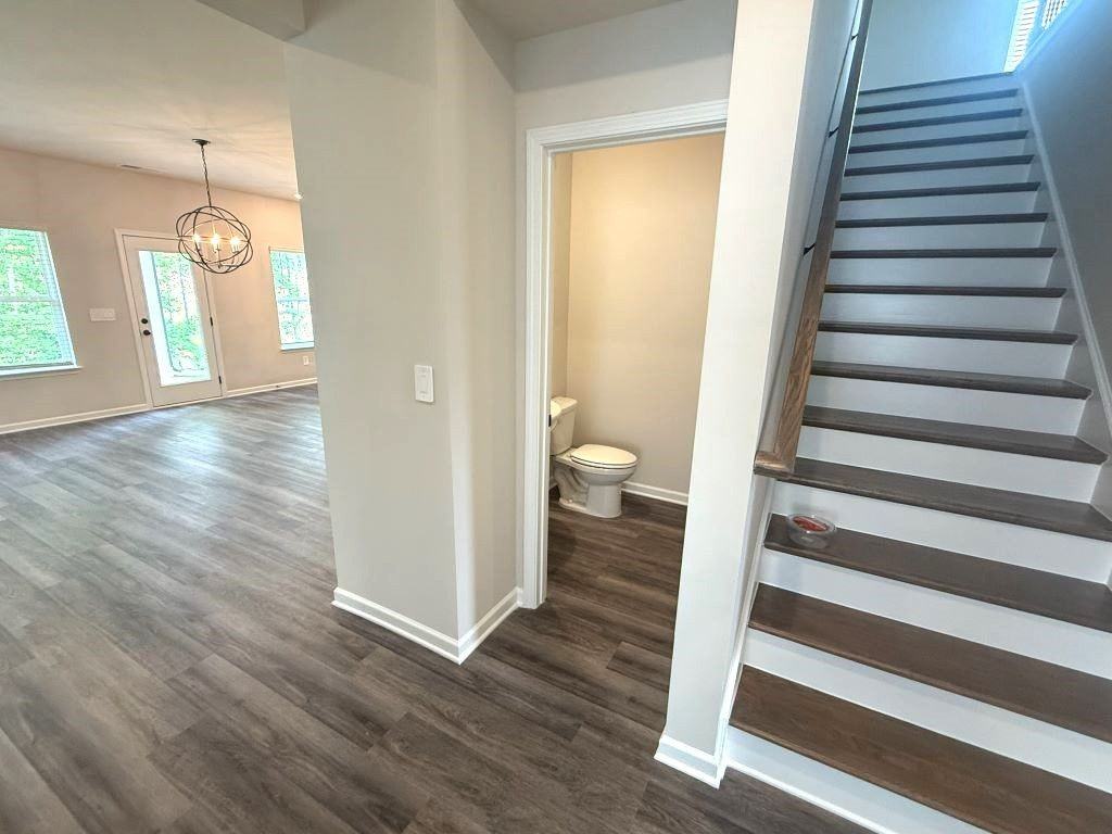 2304 2304 Grape Vine Way - Photo 6 of 47