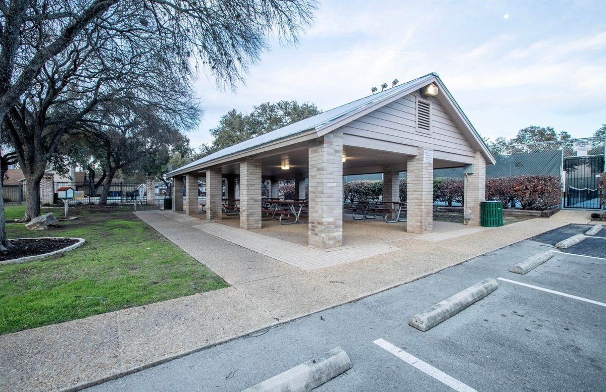 5802 Heather View - Photo 4 of 21