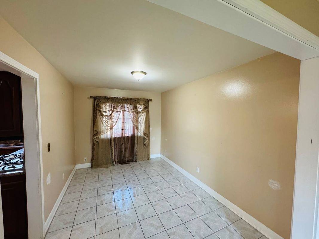 4411 Bloomfield Drive - Photo 5 of 11