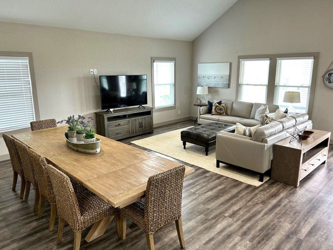 25024 Sausalito Drive - Photo 3 of 7