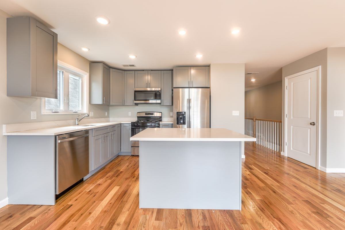 255 Chadwick Ave - Photo 3 of 25