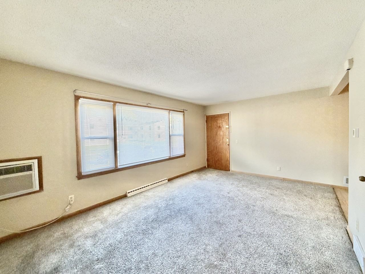 625 Vera Court - Photo 4 of 14