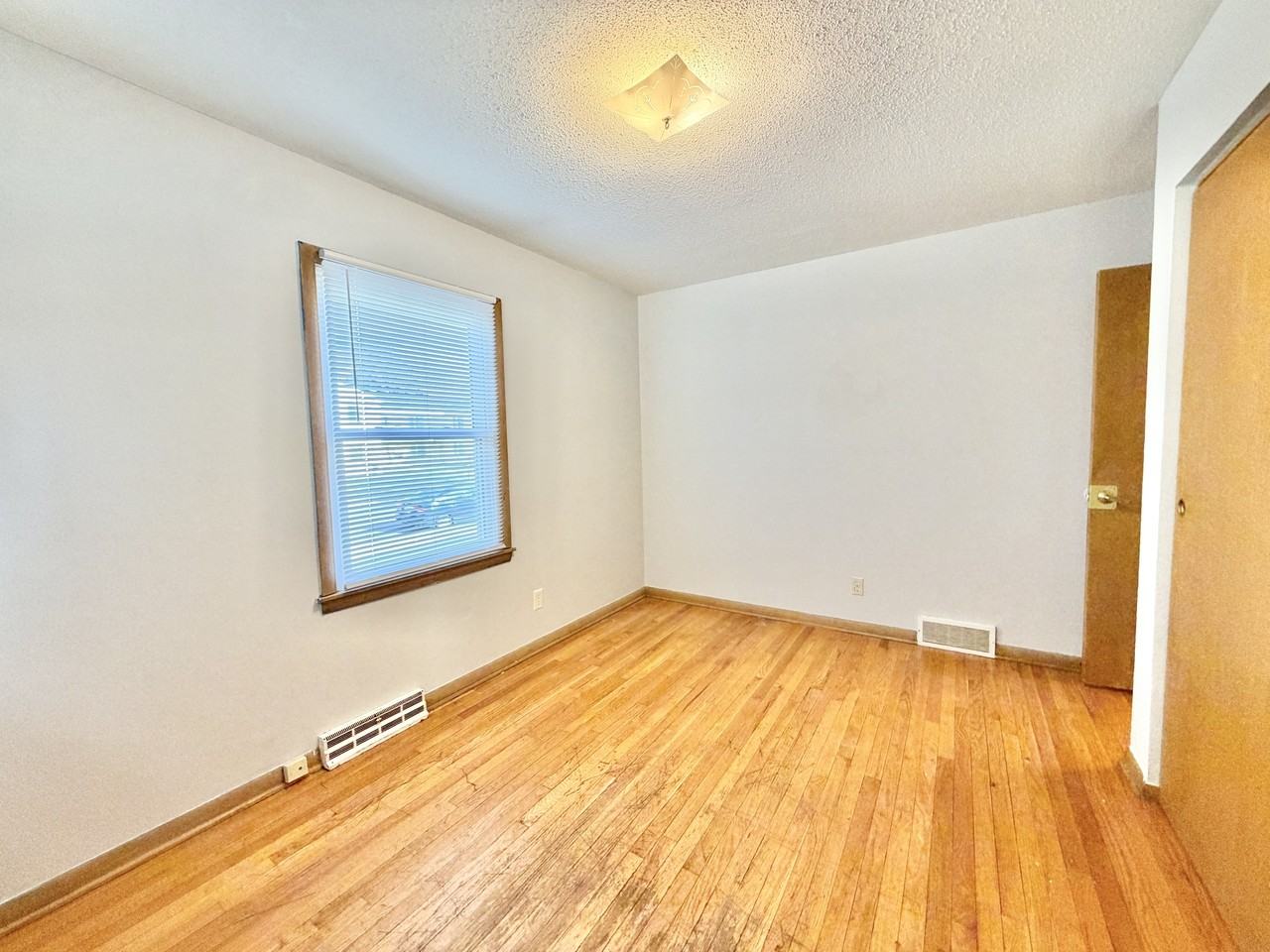 625 Vera Court - Photo 5 of 14