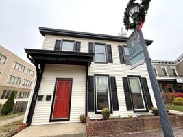 featured image of 121 North Broadway Street