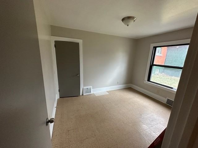 539 Falls Avenue-4 - Photo 3 of 16