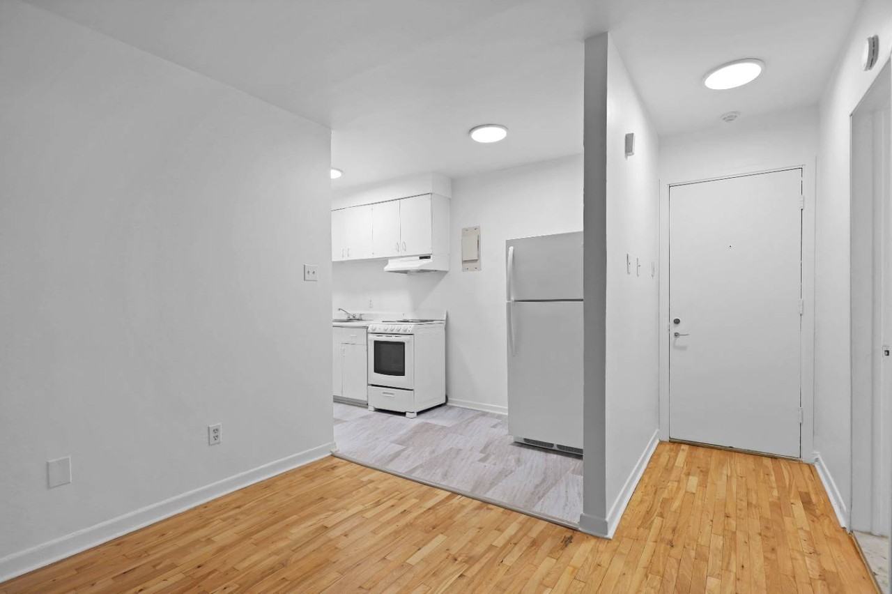 5055 Rue Michelet #201 - Photo 2 of 12