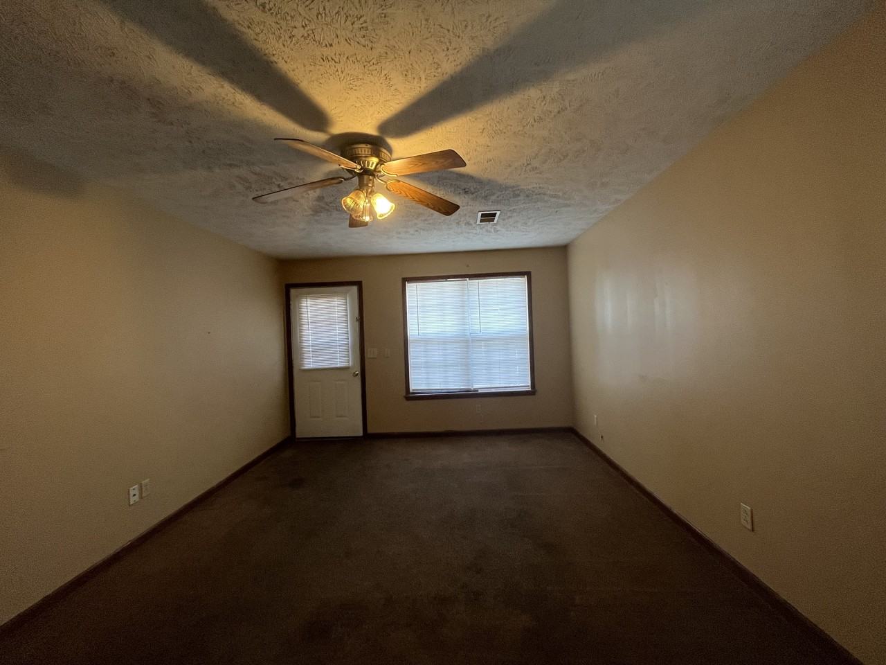 262 Easy St - Photo 2 of 8