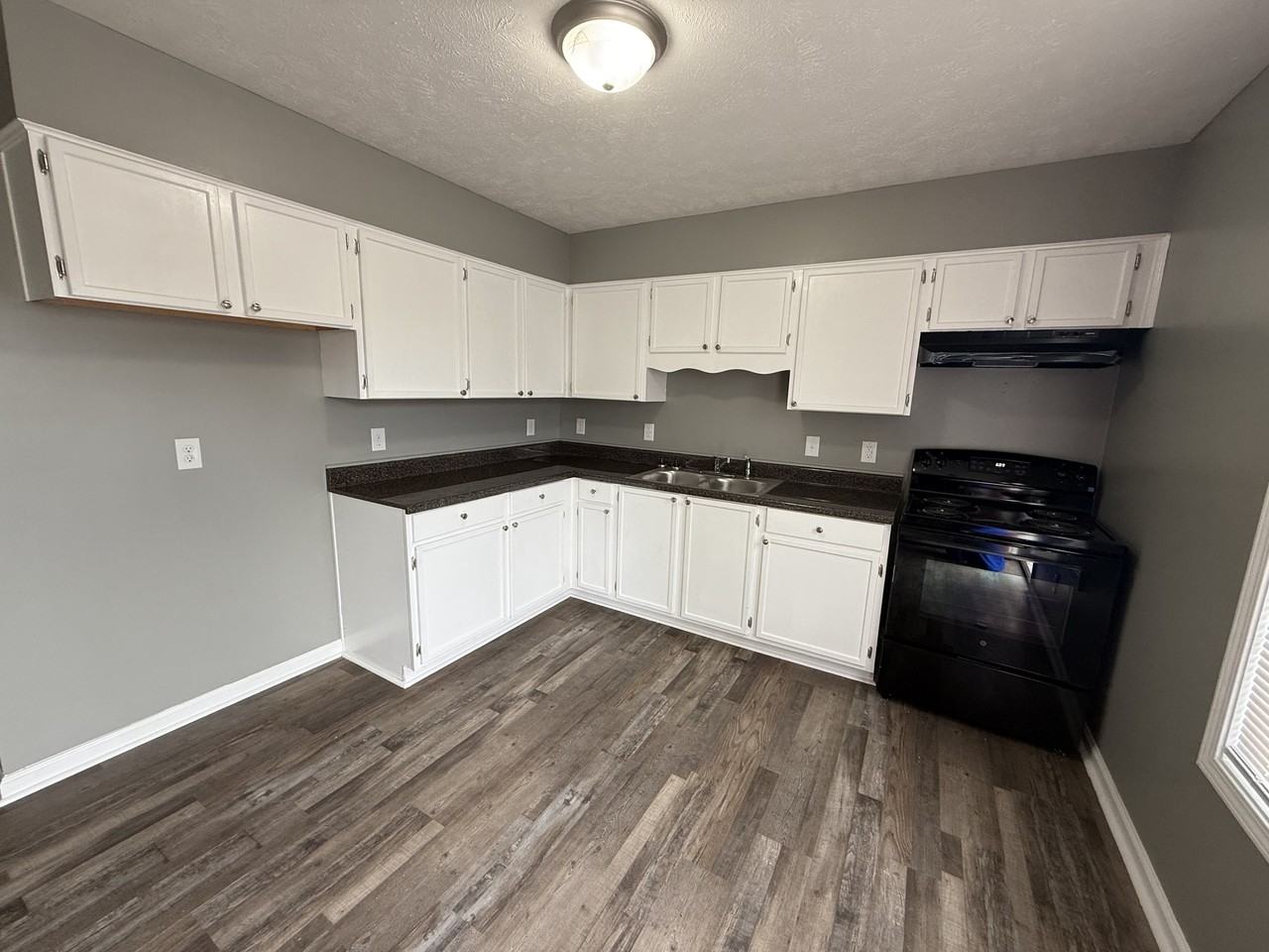 163 Thomas Street - Photo 3 of 7