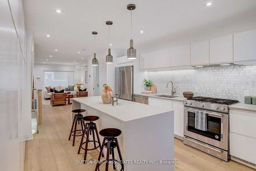 466 Montrose Avenue - Photo 7 of 43