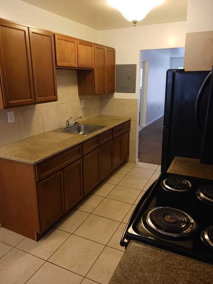 098 - 1440 Parkway Dr - Photo 4 of 20