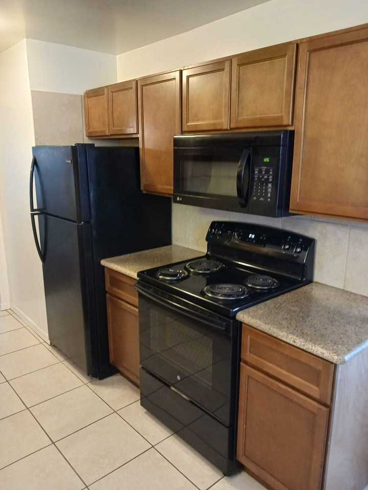 098 - 1440 Parkway Dr - Photo 5 of 20