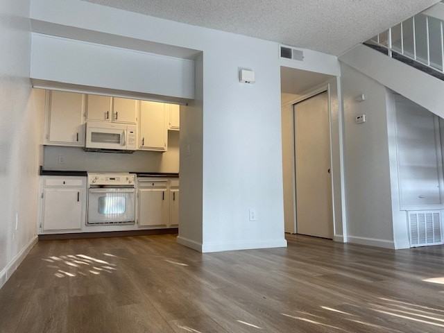 Park Brighton Apartments - Photo 5 of 18